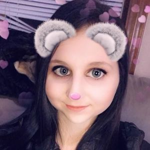 Meet your Posher, Carly